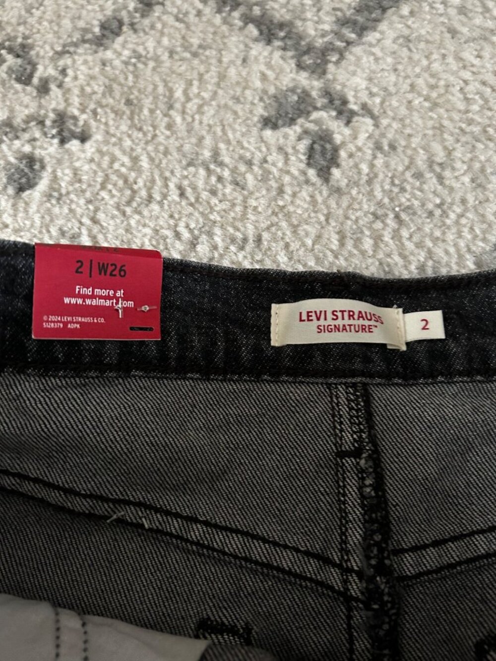 NEW Levi Strauss Black Denim Midi Skirt Straight Pencil Raw Hem Size 2 Women's - Picture 6 of 6